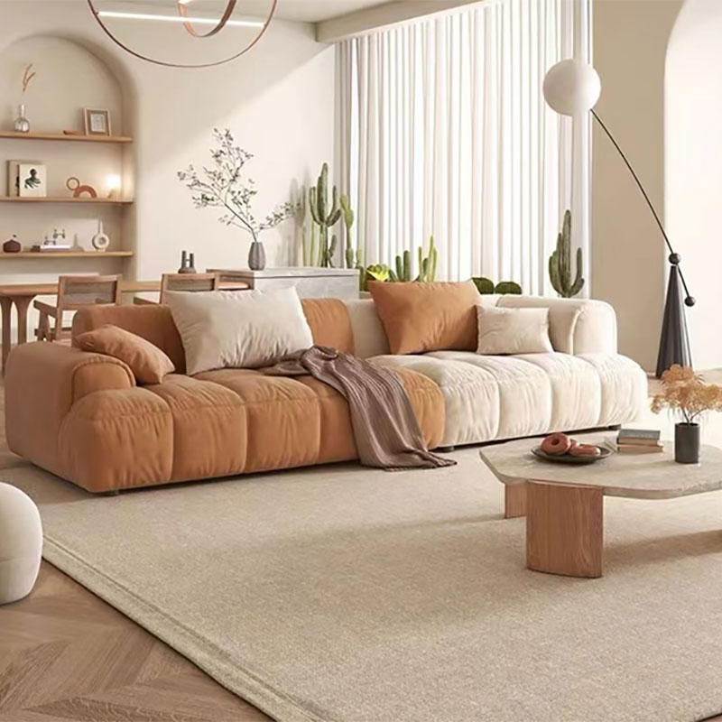 Luxuriöses Sofa im cremefarbenen Stil