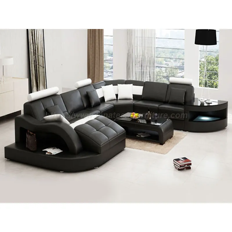 Modernes, schlichtes Sofa aus Leder