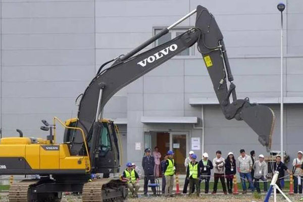 Volvo Excavator motorraren hutsegite kodearen analisia