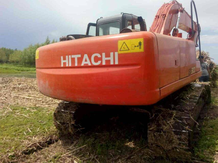 How to diagnose Hitachi ZAXIS120 excavator walking slowly？