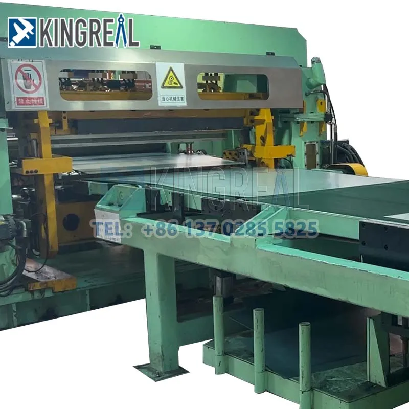 Cut To Length Machine With Fly Shear