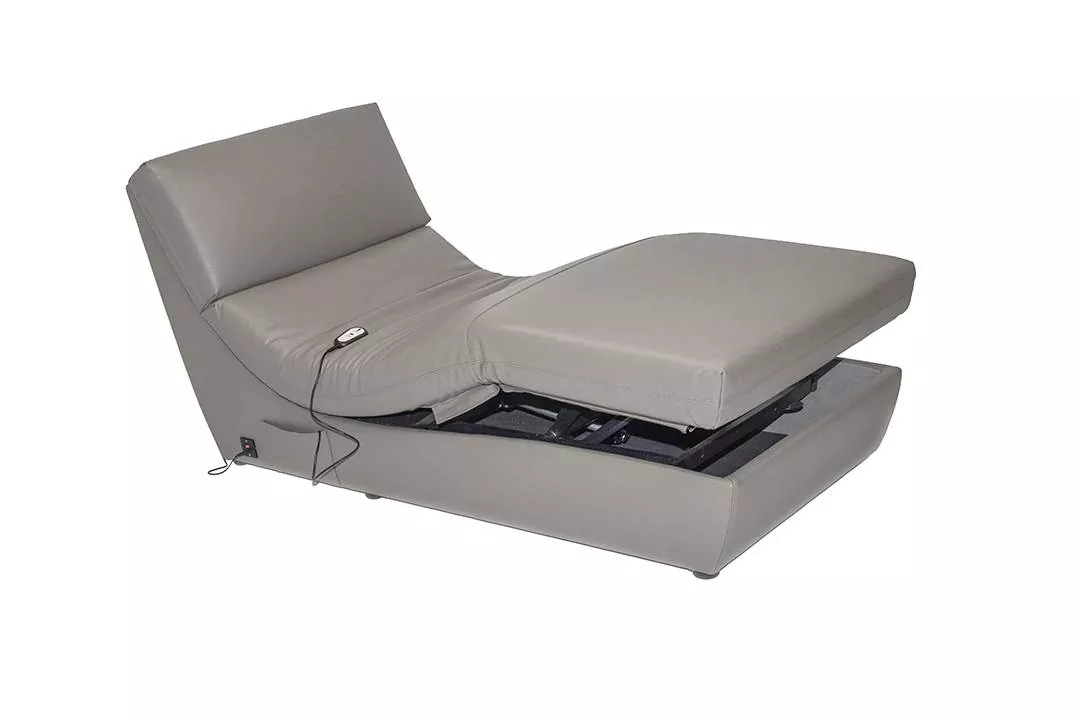 Mecanismo de reposapiés ajustable para sofá cama