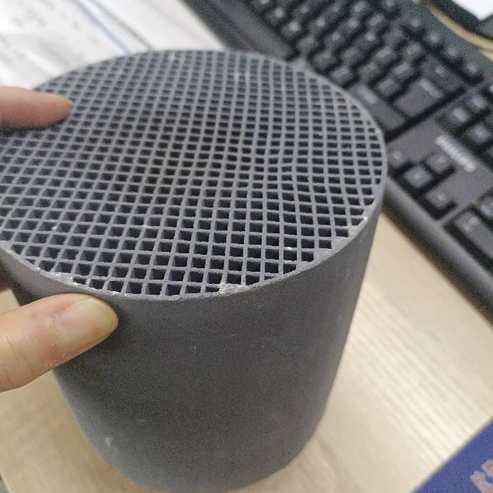 Introduction to silicon carbide honeycomb
