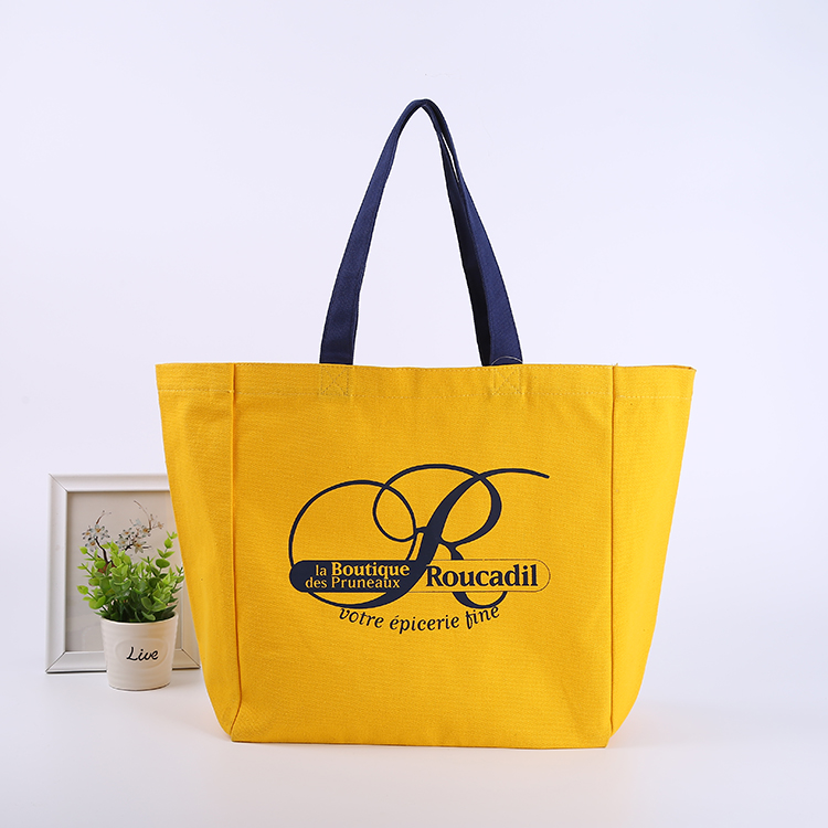 Ecologicamente correto, durável e moderno: uma nova moda em compras de bolsas de lona