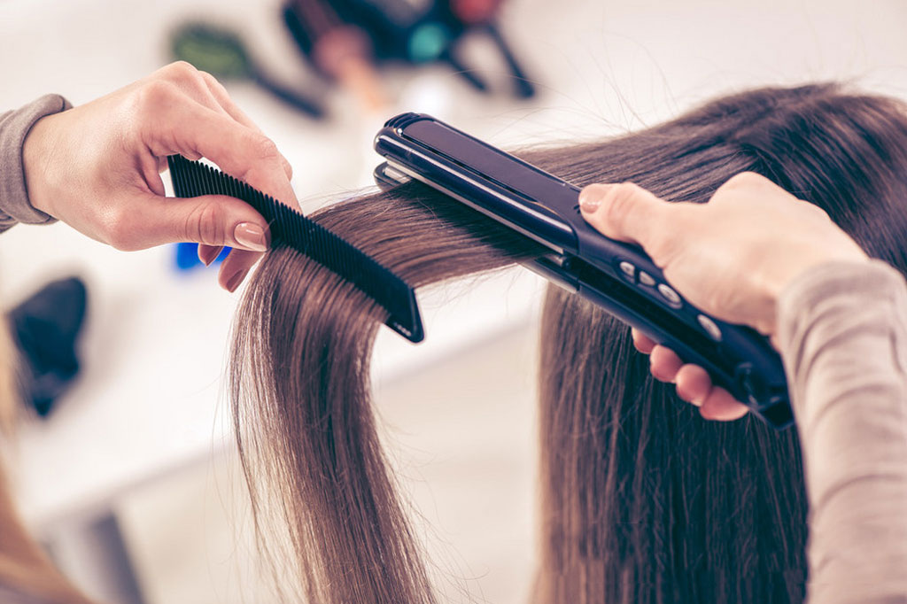 How to use the hair straightener
