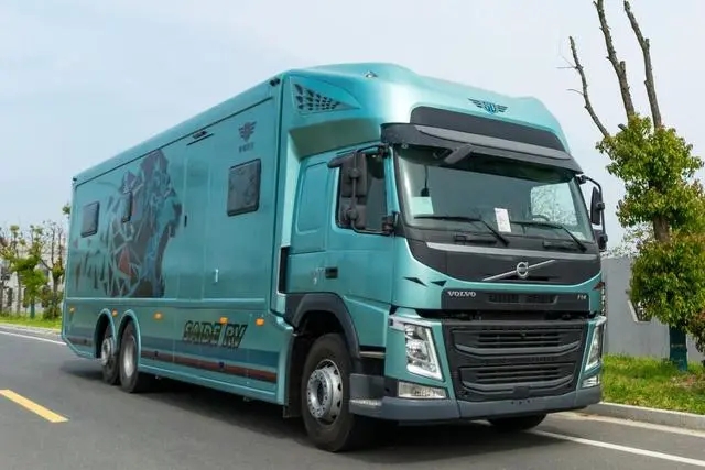 Volvo Heavy Truck RV ဘီးများပေါ်တွင် ဇိမ်ကျကျနေထိုင်ရန် ဖန်တီးခြင်း။