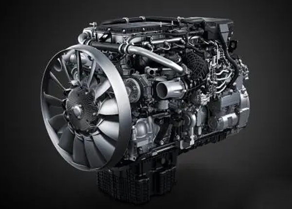 What are the advantages of using the third-generation OM471 engine of Daimler Trucks on domestically produced Mercedes Benz Actros?