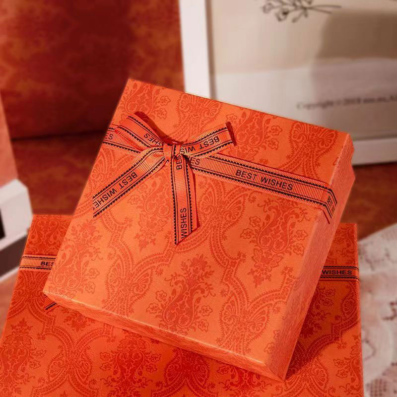 กล่องของขวัญกระดาษสี่เหลี่ยมผืนผ้า