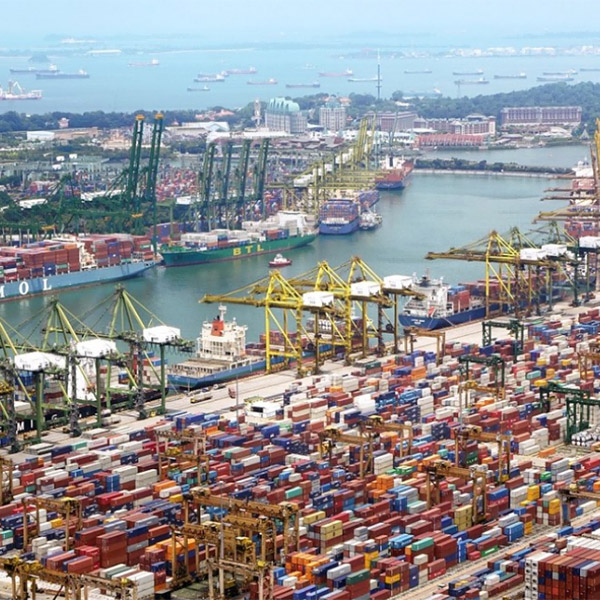 Nákladná doprava z hlavných prístavov juhovýchodnej Číny doprava do ruskej krajiny cez Yinkou a Dalian