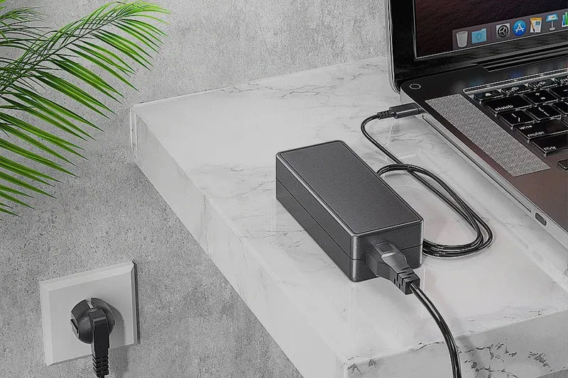 UPS energy storage power adapter