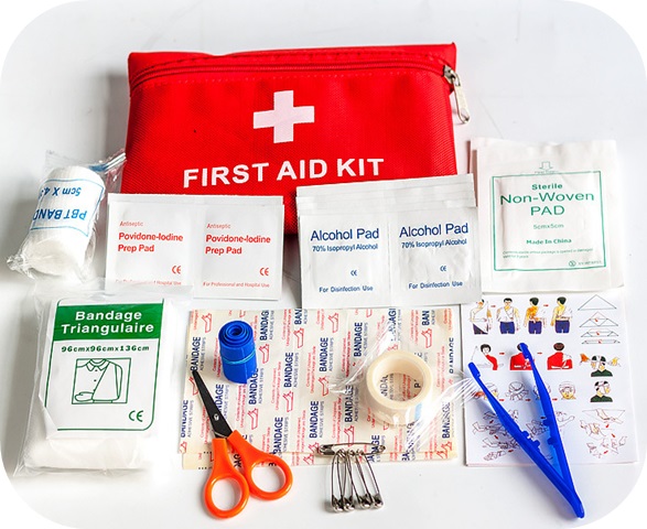 First aid kit, wilderness, survival, outdoor, medical first aid016