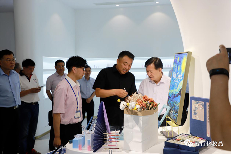 Si Direktor Mao Guanglie ng Zhejiang Intelligent Manufacturing Expert Committee ay bumisita sa aming pabrika