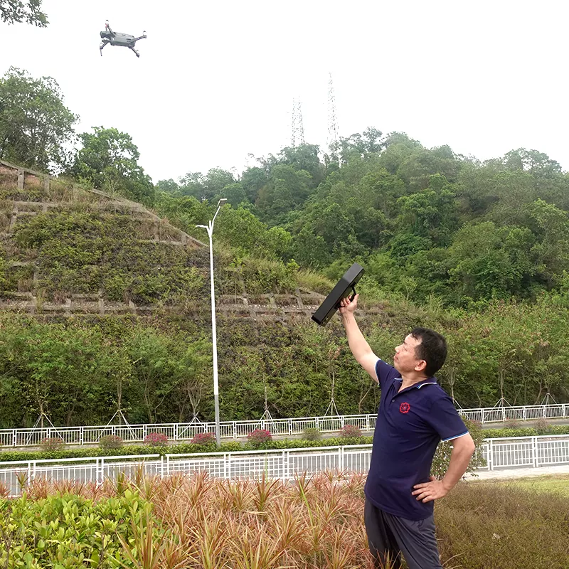 Sistem Pengesanan Anti UAV Pegang Tangan Jammer Drone Mudah Alih