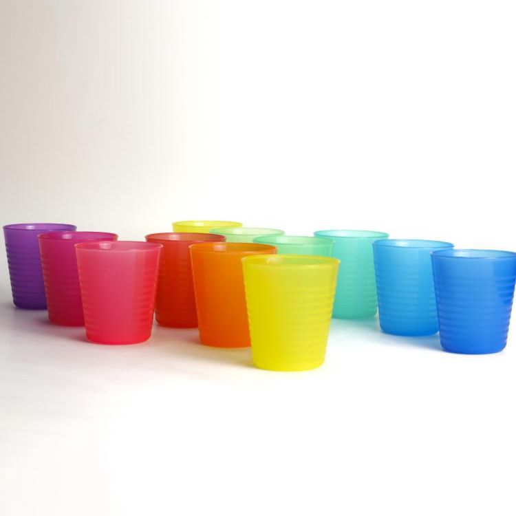 Пластиковая форма для стаканов с водой