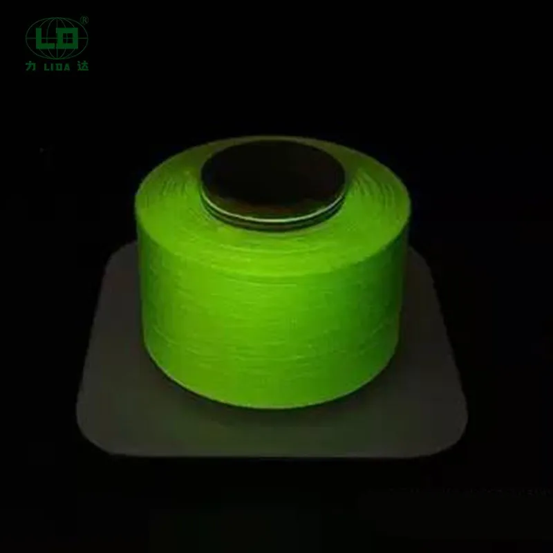 Nagy szakítószilárdságú, alacsony zsugorodású éjszakai tükröződésű poliészter filament fonal