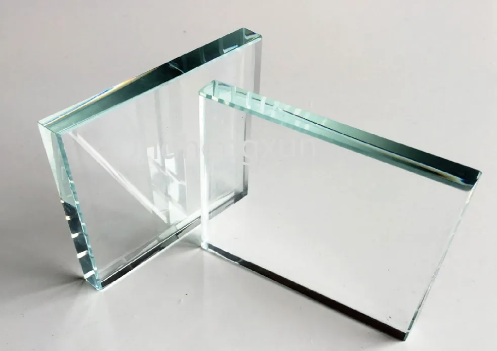 ¿Por qué utilizamos vidrio flotado ultra claro para hacer peceras?