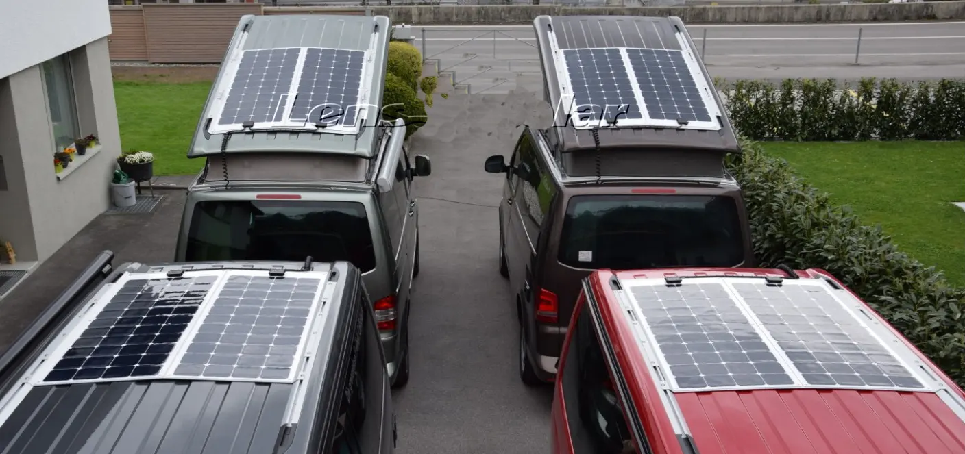 Como você prende os painéis solares ao telhado?