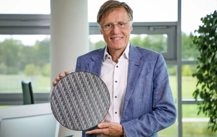 Infineon avduker verdens første 300 mm Power GaN Wafer