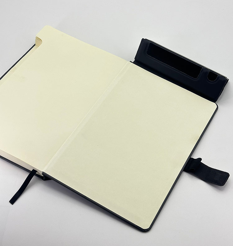 Caderno com suporte para caneta integrado - 5 
