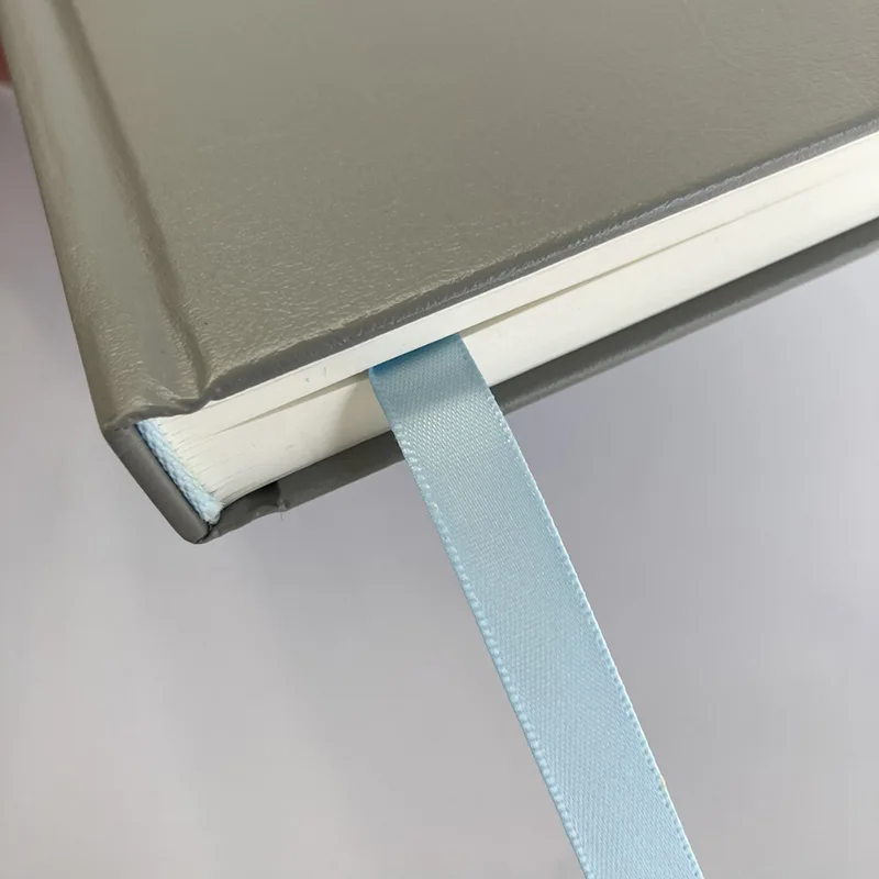 Carnet PU à bande élastique avec logo d'estampage en aluminium