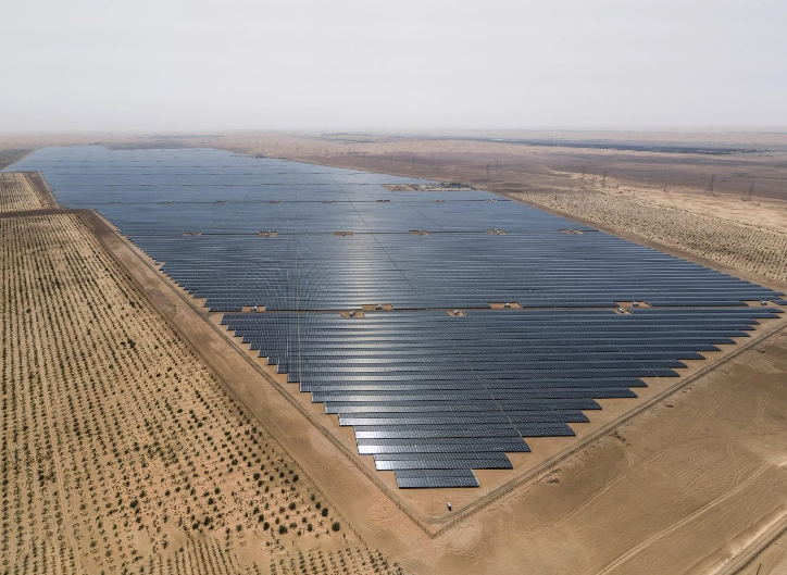 EWEC aloittaa tarjouskilpailun 1,5 GW:n aurinkoenergiahankkeesta Yhdistyneissä arabiemiirikunnissa