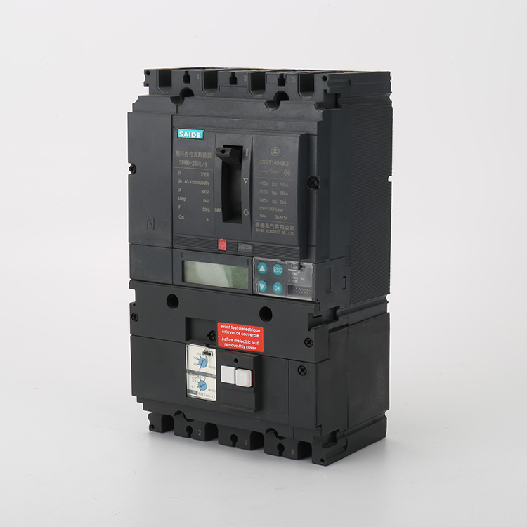 What are the installation types of molded case circuit breakers and frame circuit breakers?