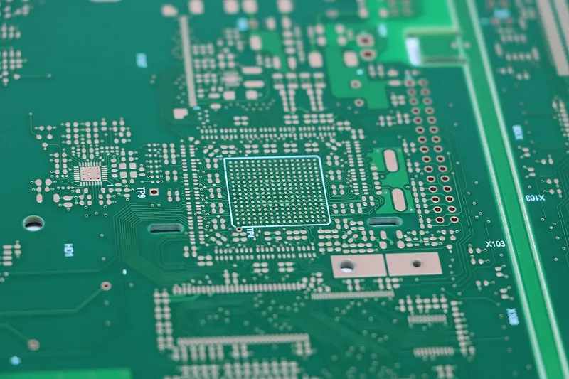 PCB ボード上のコンポーネントの精度を確保するにはどうすればよいですか?