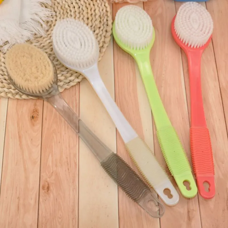 Comment utiliser une brosse corporelle pour le bain ?