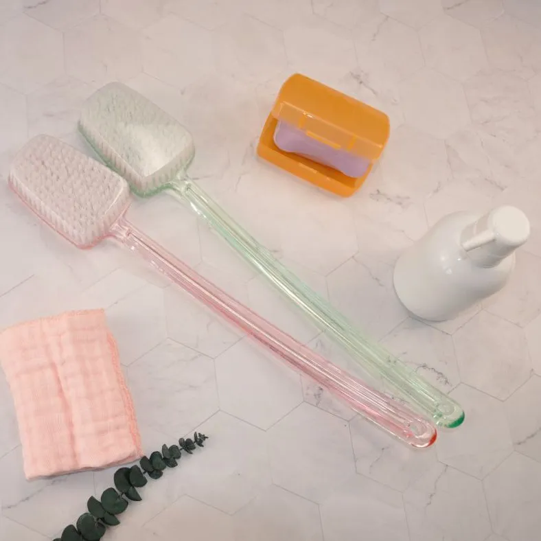 Brosse de bain à manche long et tête carrée