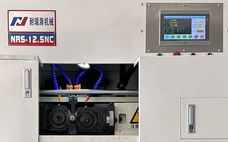 What are the advantages of a fully automatic three-axis wire rolling machine?