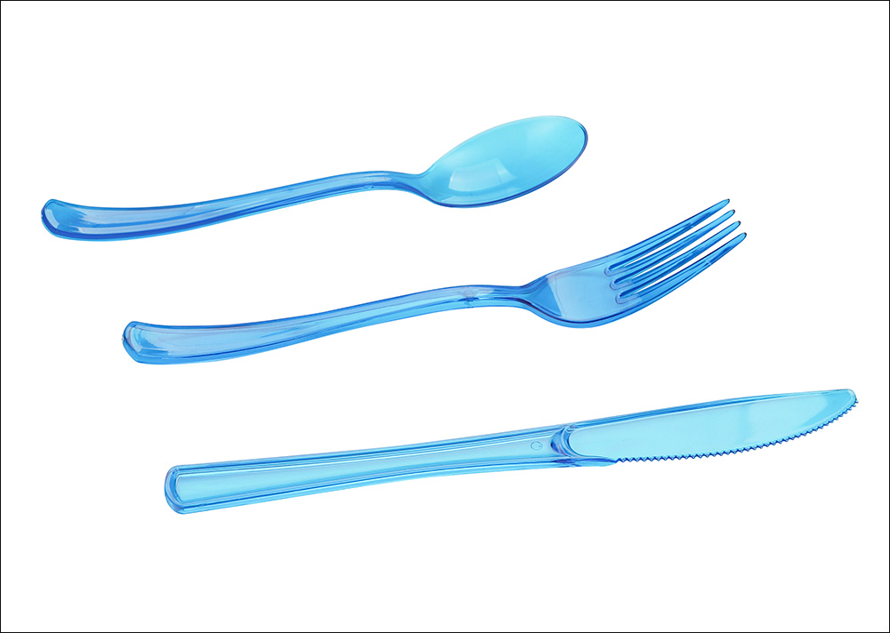 Quais são as vantagens da faca, garfo e colher de plástico? Como remover a sujeira?