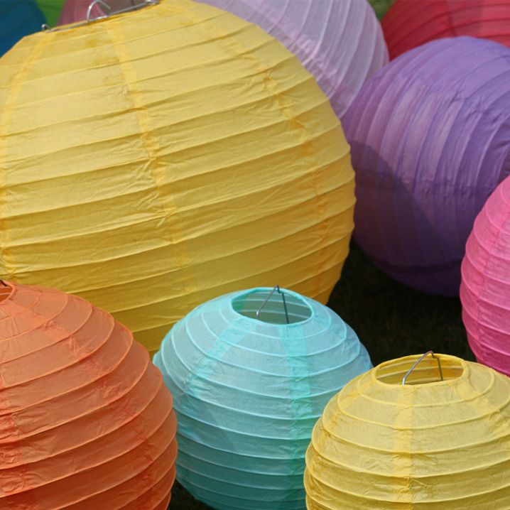 Lanterne chinoise en papier d'impression personnalisée de couleurs de différentes tailles, pour mariage