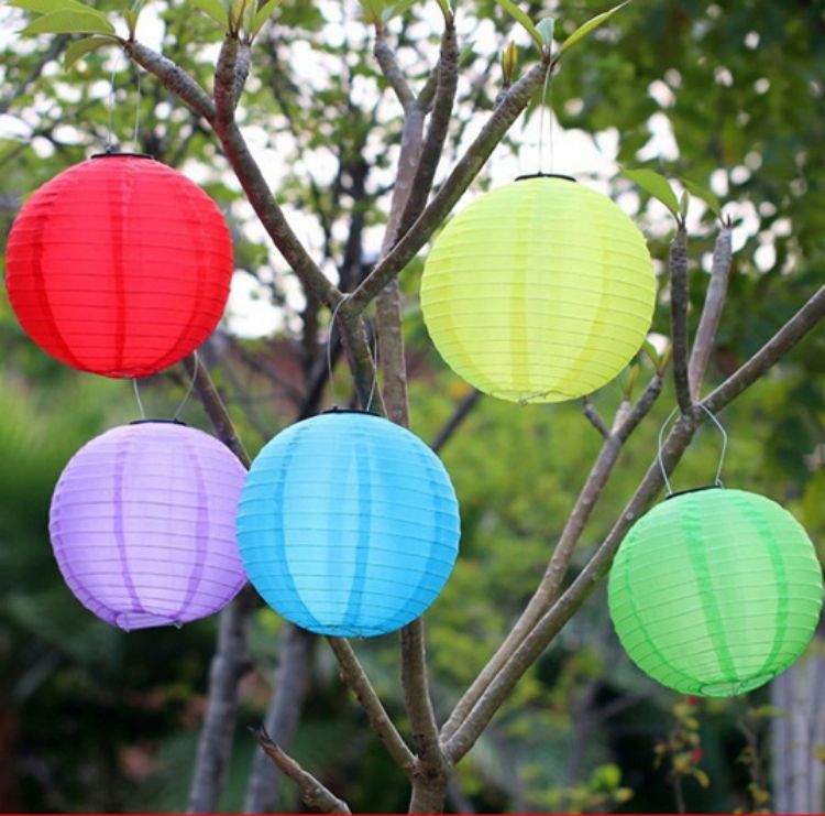 Outdoor Waterproof IP44 Customized Portable Solar Nylon Fabric Lantern for Garden
