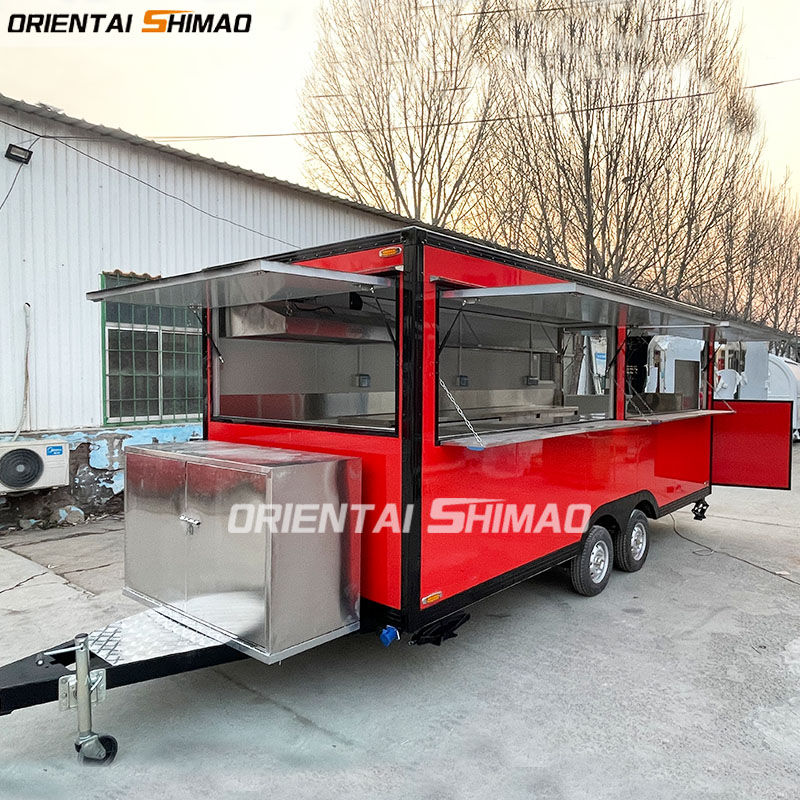 Camión de comida con equipamiento de cocina completo.