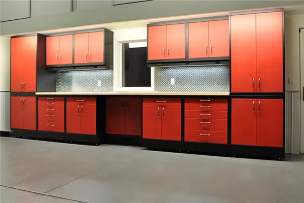 Combinaison d'armoires de garage en acier