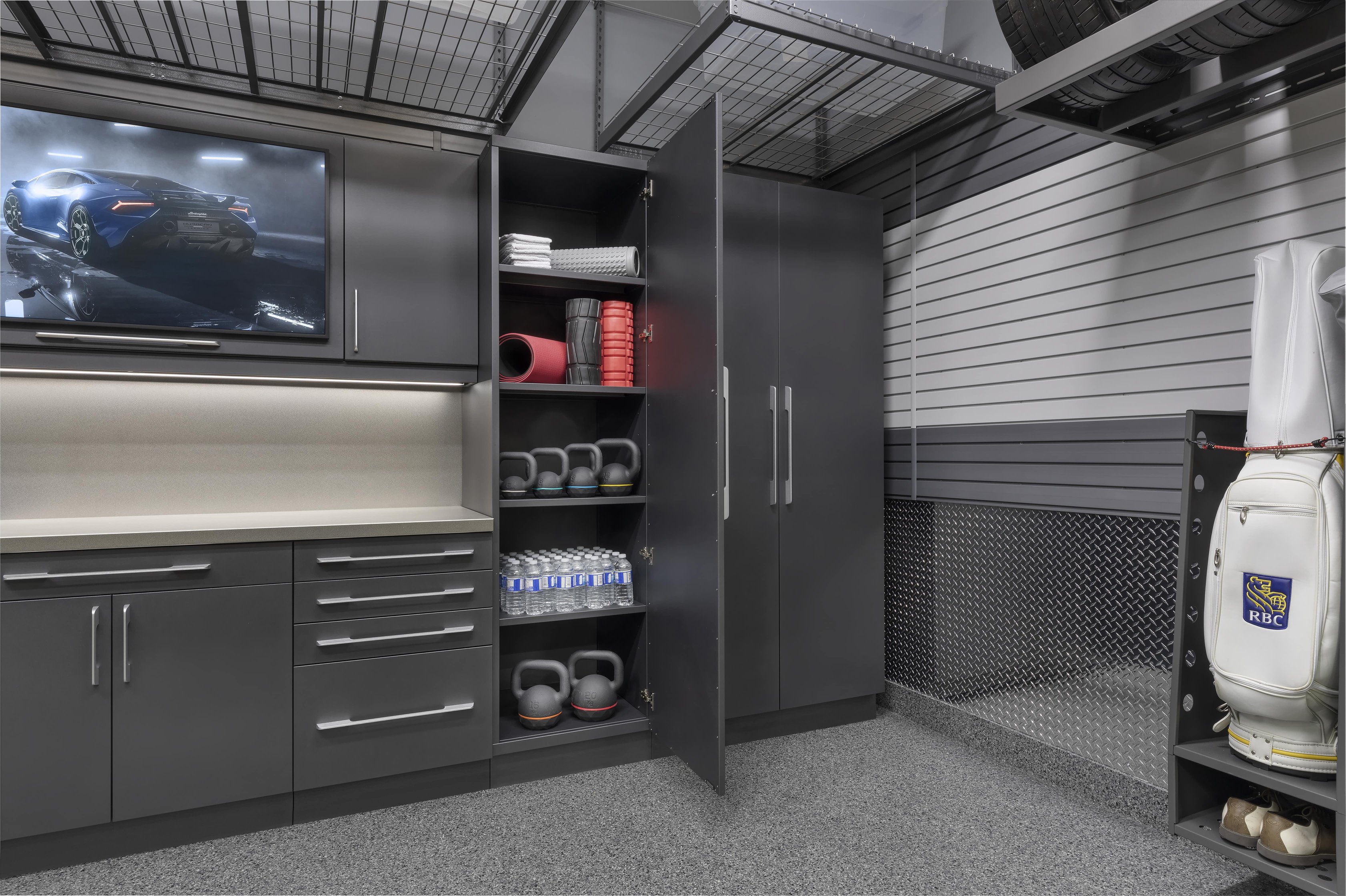 Кабинети со алатки за гаража: Набргу надградете го вашиот работен простор