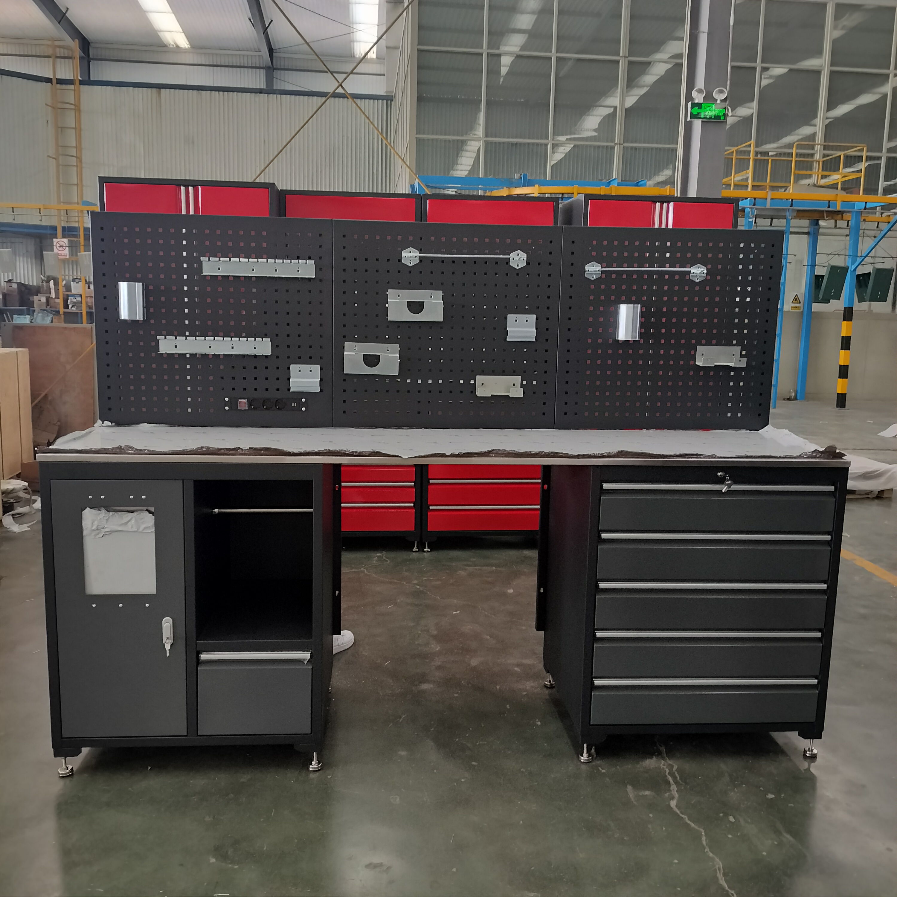 CYJY Company's new cold rolled steel factory workbench has successfully completed production and is about to be shipped!