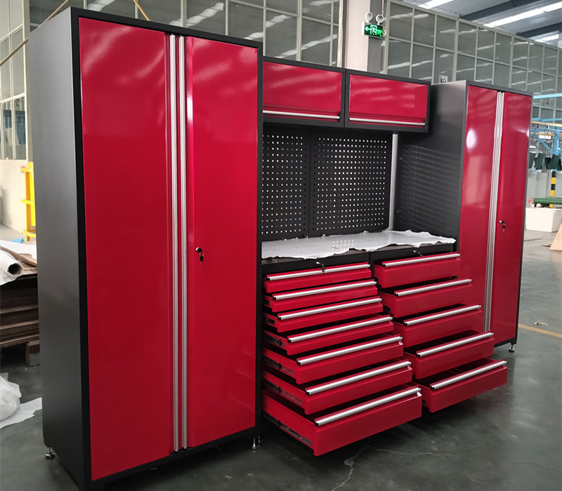 Новият червен комбиниран шкаф за инструменти е произведен и готов за изпращане!