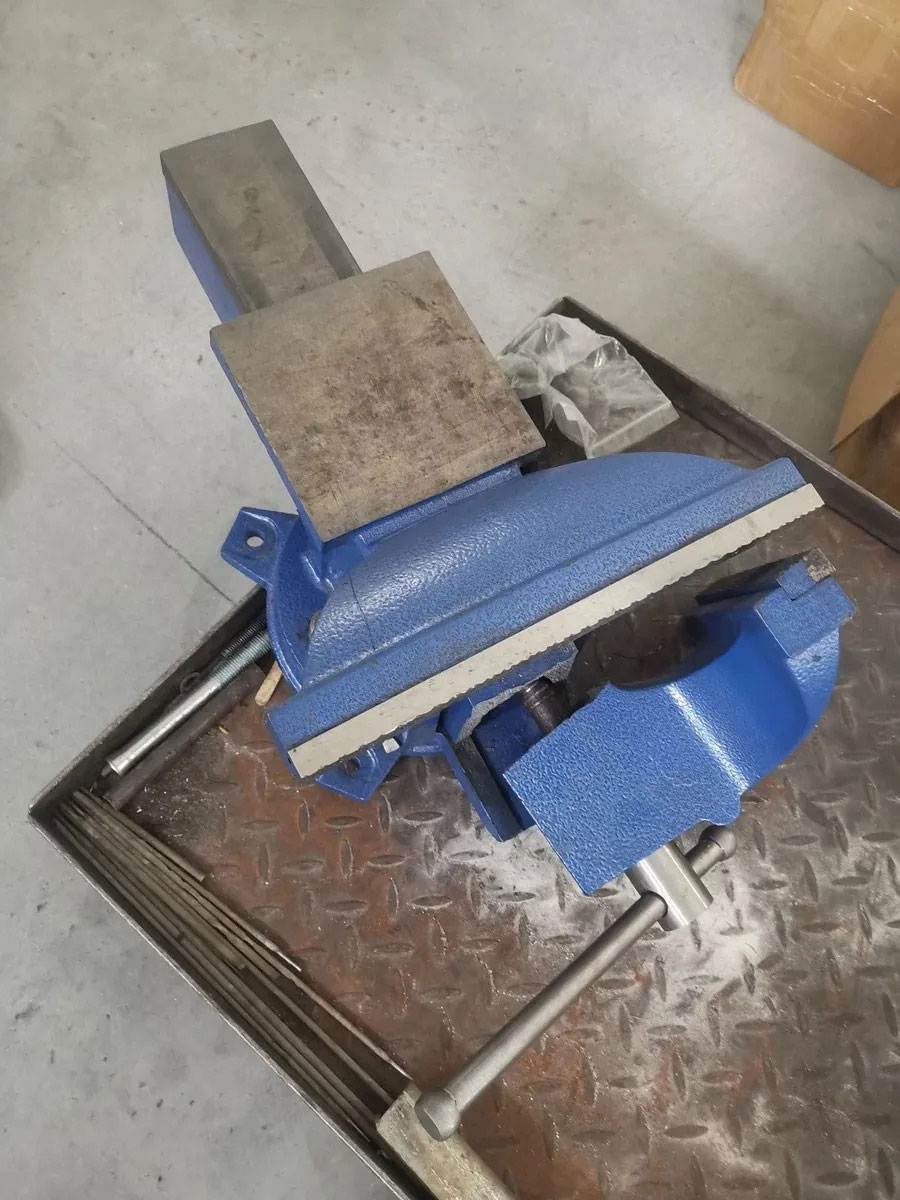 Bench Vise Table