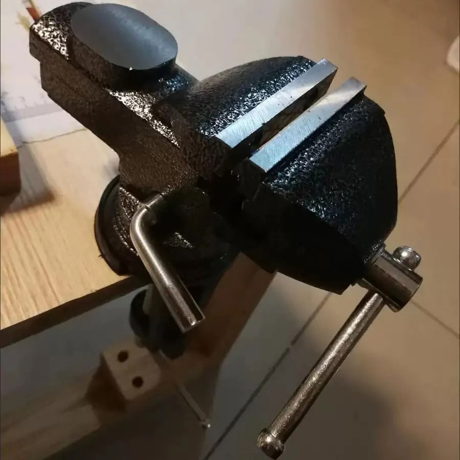 French Bench Vise