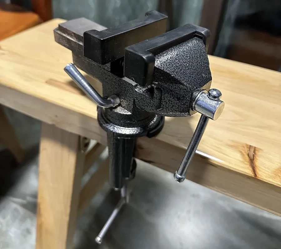 Light Bench Vise