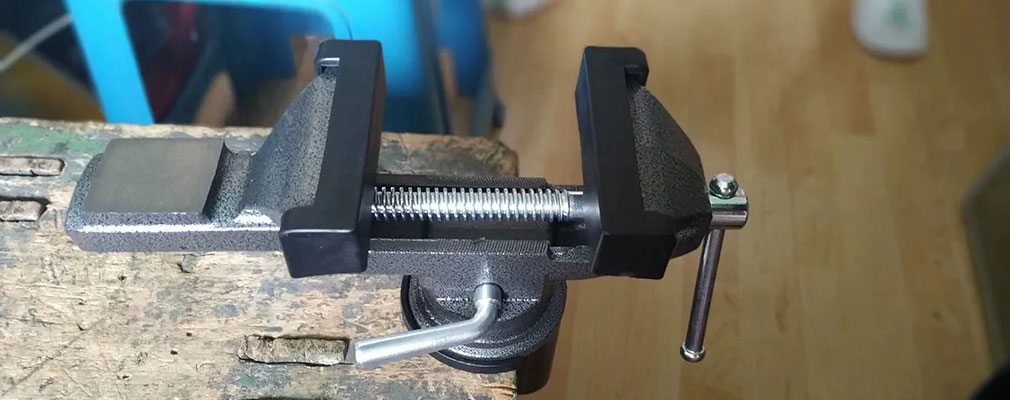 Light Bench Vise