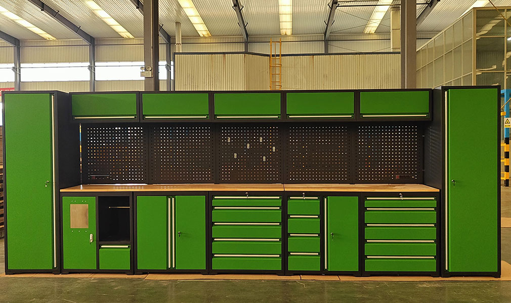 Auto Garage Cabinet