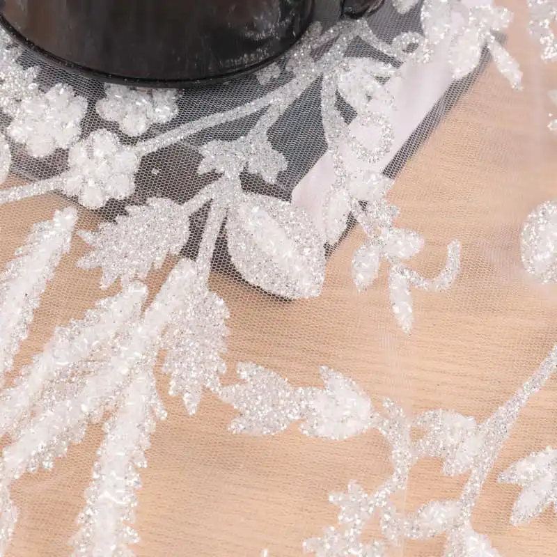 Paillettes argento e bianche con tessuto per abito da sposa tubo di perline trasparente