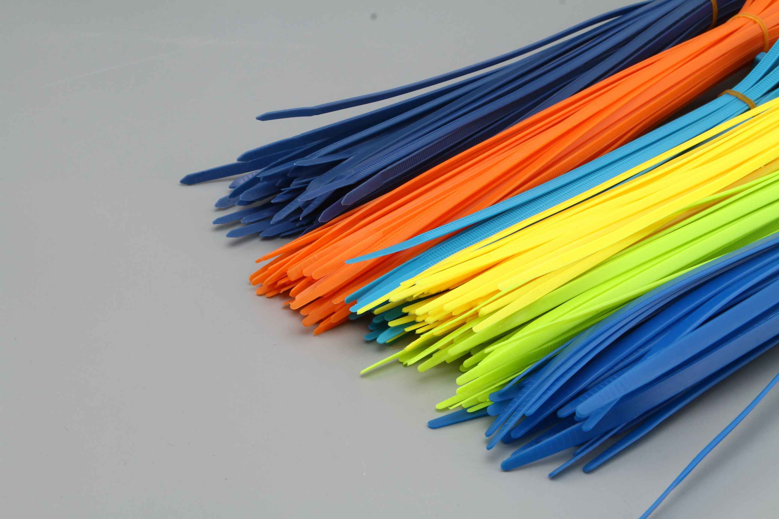 Adjustable nylon cable ties