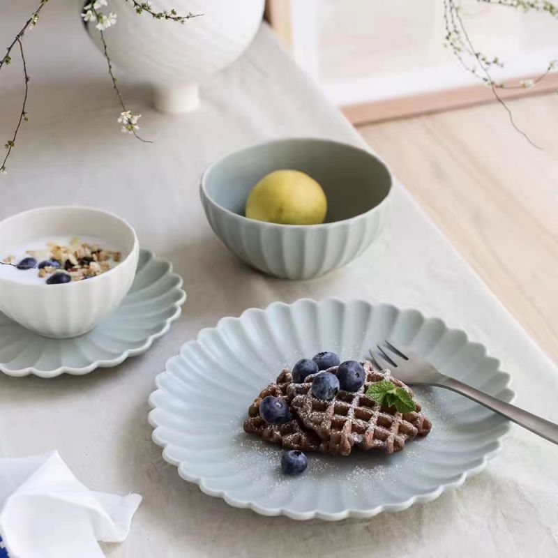 Chrysanthemum Pattern Solid Color Matte Ceramic Dinner Plate and Snack Plate Set