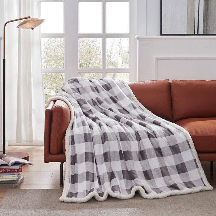 100% Polyester Knitted Throw Blanket
