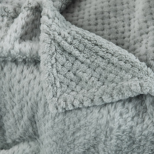 How to choose suitable flannel blanket