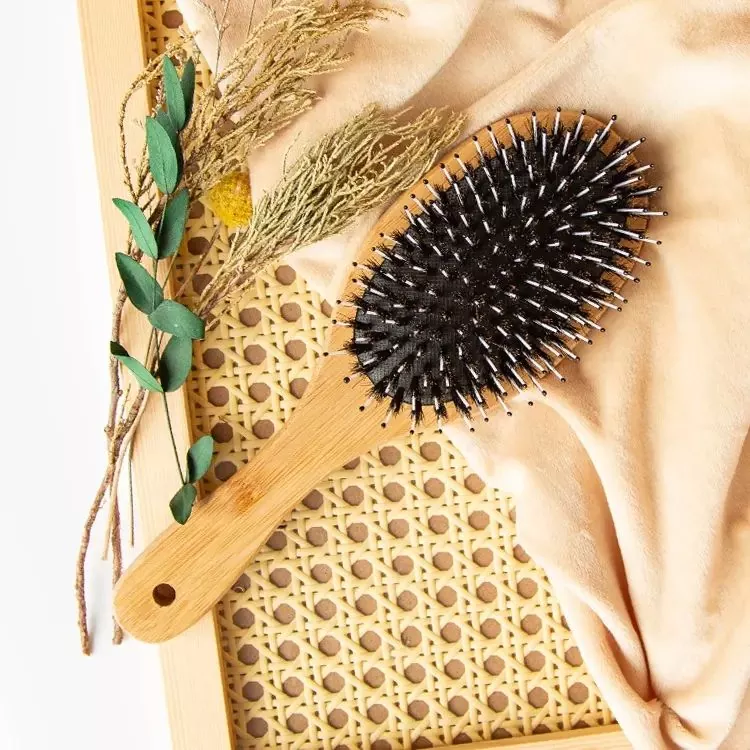 Bambusový kartáč na vlasy s kančími štětinami