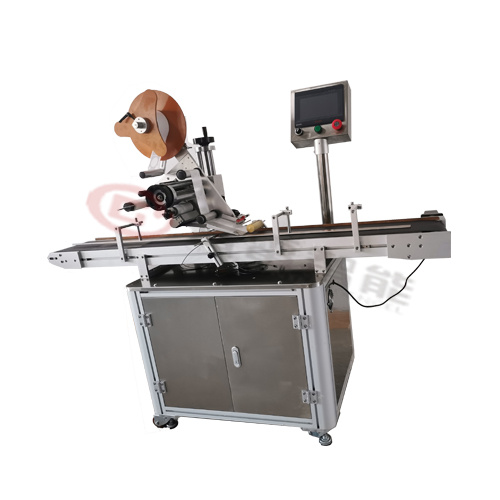 Automatic facial mask labeling machine